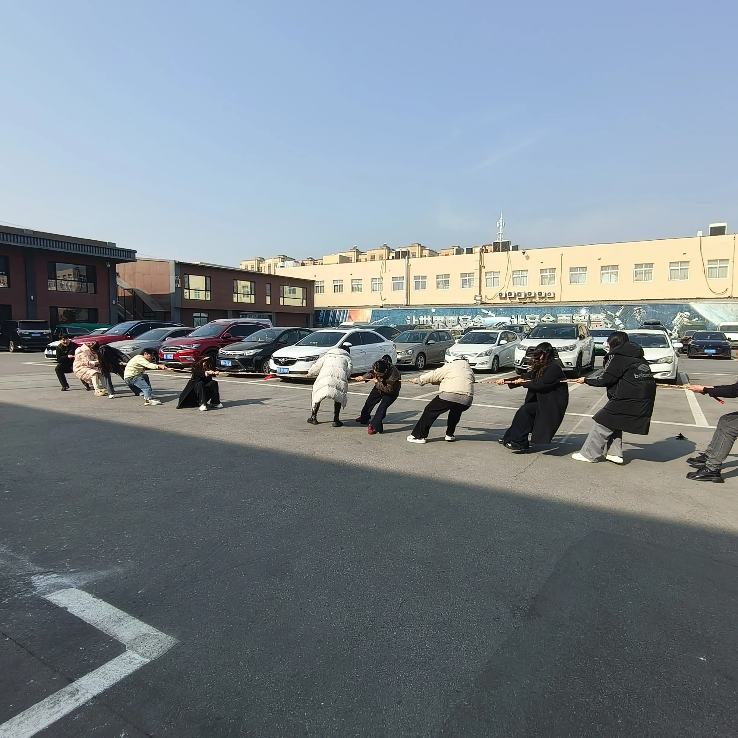 Haozhifeng realiza atividade de formação de equipes